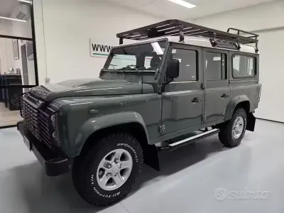 Usata Land Rover Defender SE 122 CV (89 kW) 2008 Verde SUV