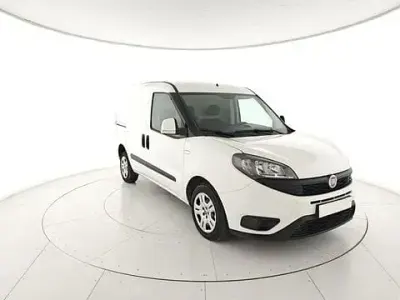 Usata Fiat Doblò 95 CV (69 kW) 2022 Bianco Monovolume