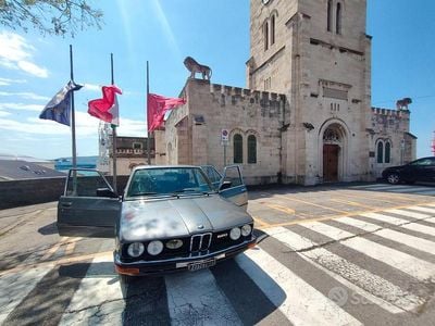 Usata BMW 520 122 CV (89 kW) 1980 Grigio Berlina