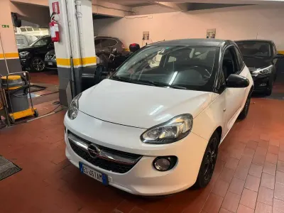 Usata Opel Adam 70 CV (51 kW) 2013 Bianco Utilitaria