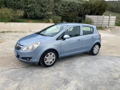 Usado Opel Corsa 75 CV (55 kW) 2007 Azul Utilitario