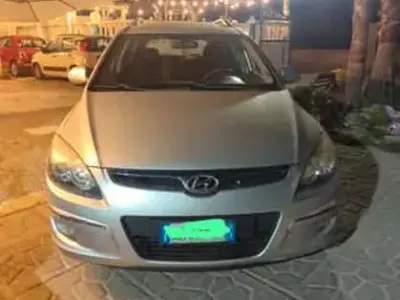 Usata Hyundai i30 90 CV (66 kW) 2010 Grigio Station wagon