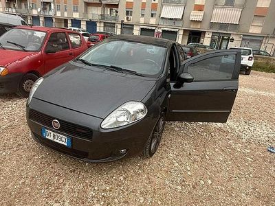 Usata Fiat Grande Punto 75 CV (55 kW) 2009 Grigio Utilitaria