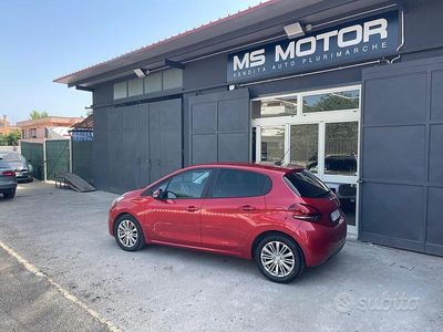 Usata Peugeot 208 Allure 82 CV (60 kW) 2019 Rosso Utilitaria