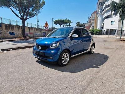 Usata Smart ForFour Passion 90 CV (66 kW) 2017 Blu Utilitaria