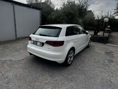 Usata Audi A3 Attraction 105 CV (77 kW) 2013 Bianco Berlina