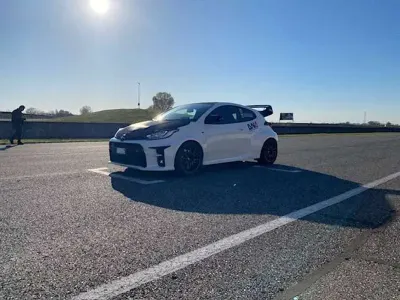 Usata Toyota Yaris 261 CV (191 kW) 2021 Bianco Utilitaria