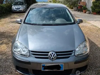 Usata VW Golf IV 102 CV (75 kW) 2005 Grigio Berlina