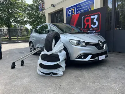 Usado Renault Scénic IV Initiale Paris 120 CV (88 kW) 2019 Gris Monovolumen