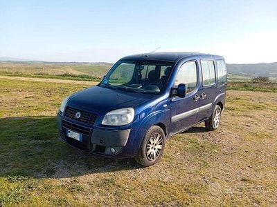 Occasion Fiat Doblò Family 85 ch (62 kW) 2008 Bleue Monospace
