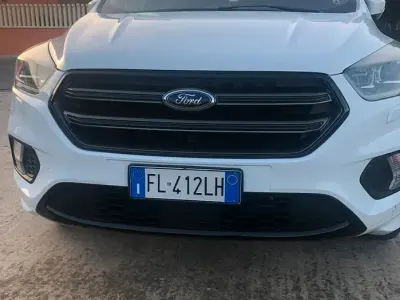 Usata Ford Kuga 120 CV (88 kW) 2017 Bianco SUV