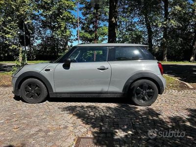 Usata Mini ONE 75 CV (55 kW) 2016 Grigio Utilitaria