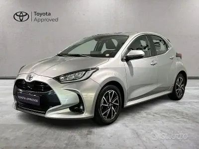 Usata Toyota Yaris Trend 72 CV (52 kW) 2022 Grigio Utilitaria