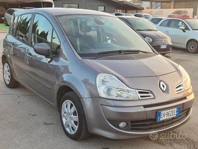 Grigio Usata 2011 Renault Modus Monovolume | 5700 € (Buon prezzo)