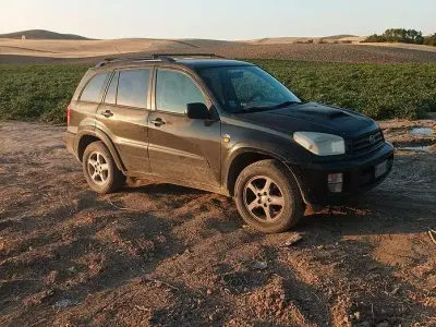 Usata Toyota RAV4 116 CV (85 kW) 2004 Nero SUV