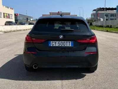 Begagnad BMW 116 Advantage 116 HK (85 kW) 2021 Svart Halvkombi