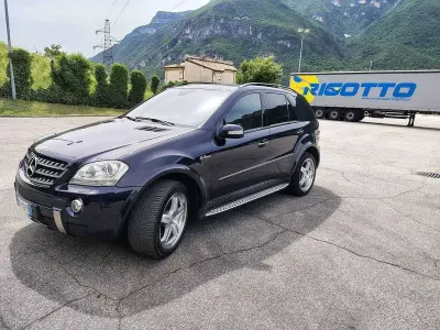 Usata Mercedes ML63 AMG AMG 510 CV (375 kW) 2007 Blu/azzurro SUV