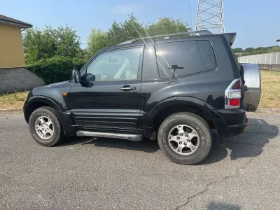 Usata Mitsubishi Pajero 160 CV (117 kW) 2001 Nero SUV