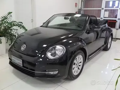 Usata VW Beetle Design 105 CV (77 kW) 2015 Nero Utilitaria