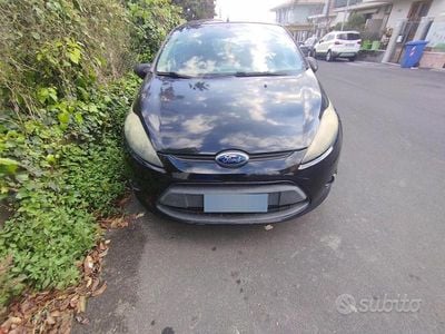 Usado Ford Fiesta 97 HP (71 kW) 2009 Sedan