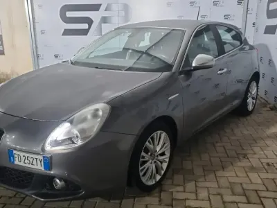 Usata Alfa Romeo Giulietta Super 120 CV (88 kW) 2016 Grigio Utilitaria