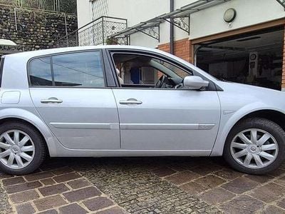 Usata 2006 Renault Mégane II Dynamique Berlina | 2600 € (Molto cara)