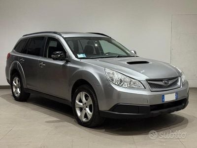 Grigio Usata 2010 Subaru Outback Station wagon | 3599 € (Ottimo prezzo)