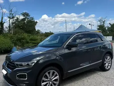 Usata VW T-Roc 150 CV (110 kW) 2021 Grigio SUV