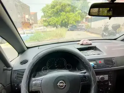 Usado Opel Meriva 75 CV (55 kW) 2007 Monovolumen