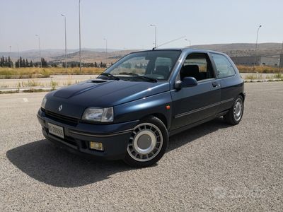 usata Renault Clio 1.8i 16V