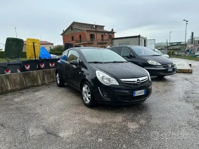 Gebraucht Opel Corsa 65 PS (47 kW) 2011 Schwarz Kleinwagen