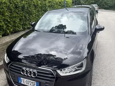 Usata Audi A1 Sportback Ambition 90 CV (66 kW) 2015 Nero Utilitaria