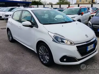 Usata Peugeot 208 82 CV (60 kW) 2016 Bianco Utilitaria