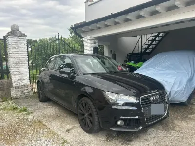 Usata Audi A1 86 CV (63 kW) 2012 Nero Utilitaria