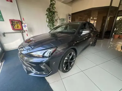 Usata Cupra Leon 150 CV (110 kW) 2025 Grigio Berlina