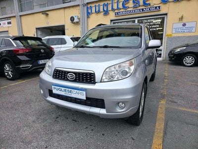 Usata Daihatsu Terios HIRO 105 CV (77 kW) 2009 Argento SUV