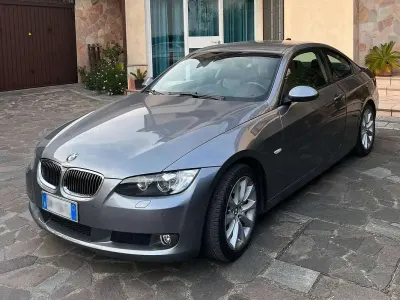 Usata BMW 320 177 CV (130 kW) 2008 Grigio Coupé