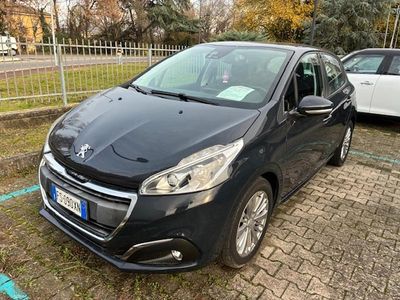 Grigio Usata 2018 Peugeot 208 Utilitaria | 8200 € (Buon prezzo)