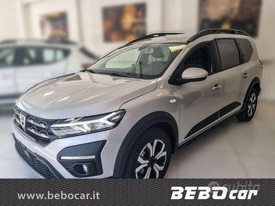 Usata Dacia Jogger Comfort 110 CV (80 kW) 2022 Argento Monovolume