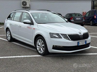 Usata Skoda Octavia Executive 116 CV (85 kW) 2017 Bianco Station wagon