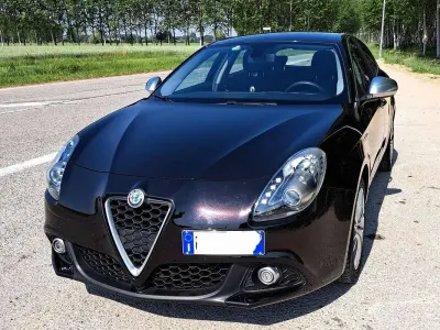 Usata Alfa Romeo Giulietta Super 120 CV (88 kW) 2017 Nero Utilitaria