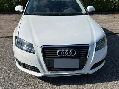 Gebraucht Audi A3 Ambiente 105 PS (77 kW) 2010 Weiß Kleinwagen