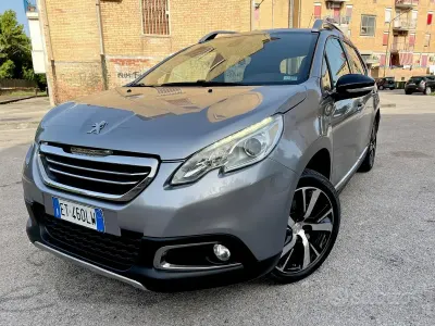 Usata Peugeot 2008 Allure 115 CV (84 kW) 2014 Grigio SUV