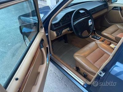 Usata Mercedes E300 188 CV (138 kW) 1992 Blu Station wagon