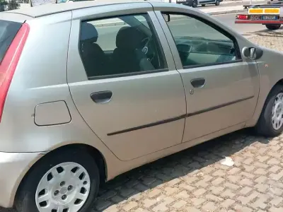 Usata Fiat Punto 86 CV (63 kW) 2002 Utilitaria