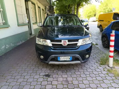 Usata Fiat Freemont Lounge 170 CV (125 kW) 2013 Blu SUV