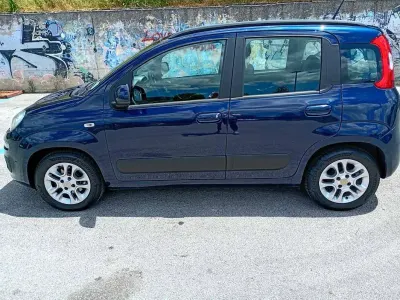 Usata Fiat Panda Lounge 69 CV (50 kW) 2020 Blu Utilitaria