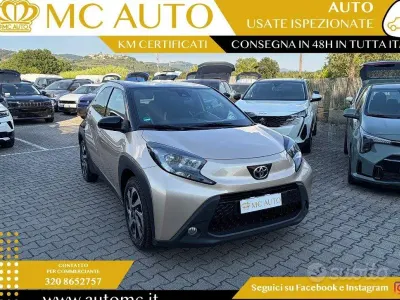 Usata Toyota Aygo X Trend 72 CV (52 kW) 2023 Oro SUV