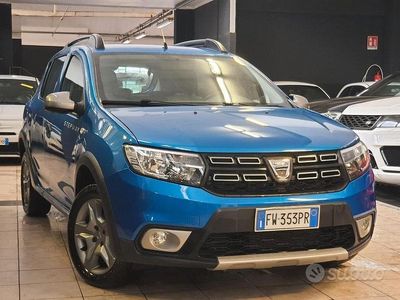 Usata Dacia Sandero Stepway 95 CV (69 kW) 2019 Blu SUV
