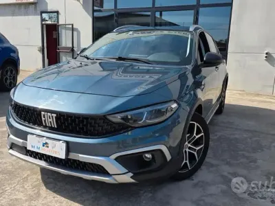 Usata Fiat Tipo Cross 131 CV (96 kW) 2022 Blu Berlina